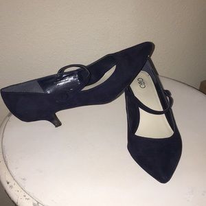 Navy suede Mary Jane heels. Catos size 8